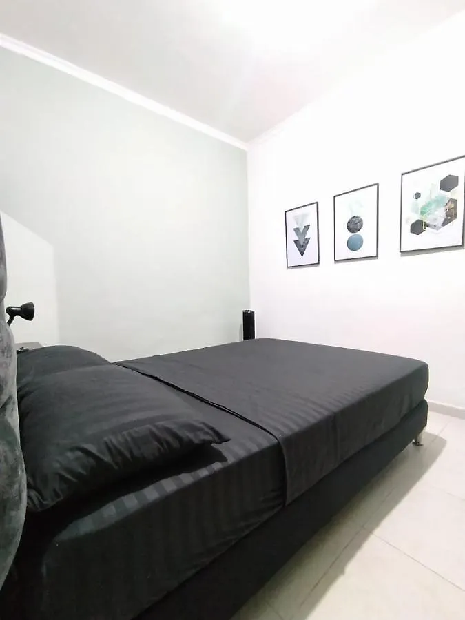 Homestay Apartamento Turistico Medellin Laureles, By Family Rooms