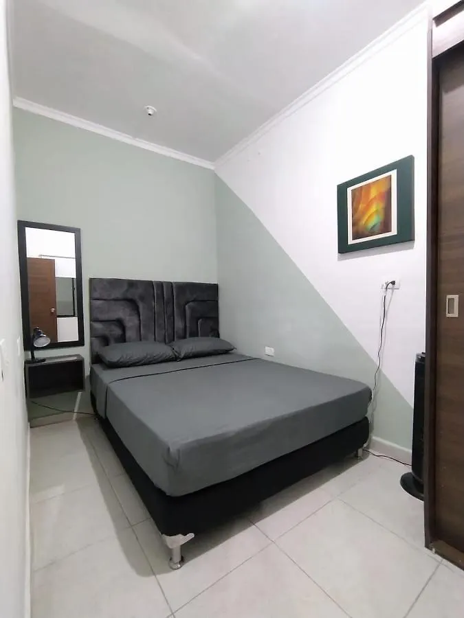 Apartamento Turistico Medellin Laureles, By Family Rooms 0*,