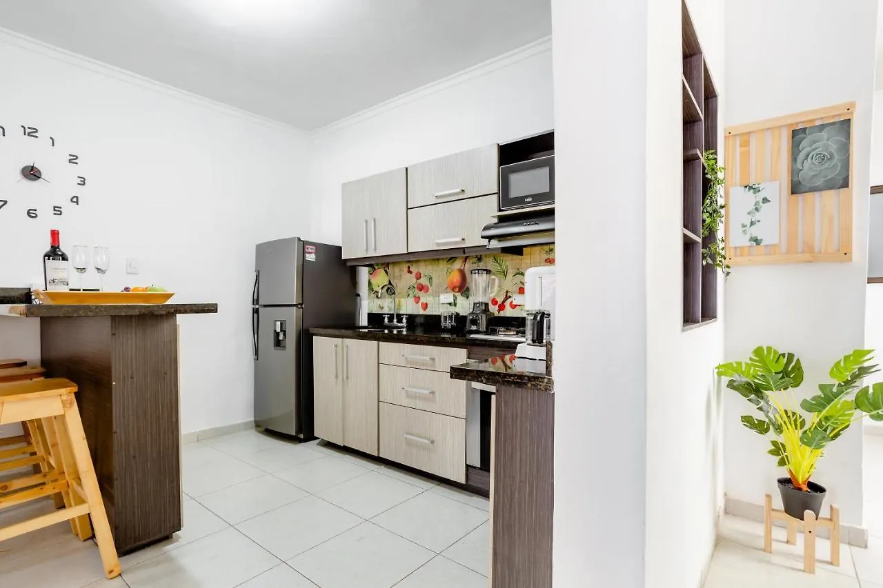 Apartamento Turistico Medellin Laureles, By Family Rooms Colombia